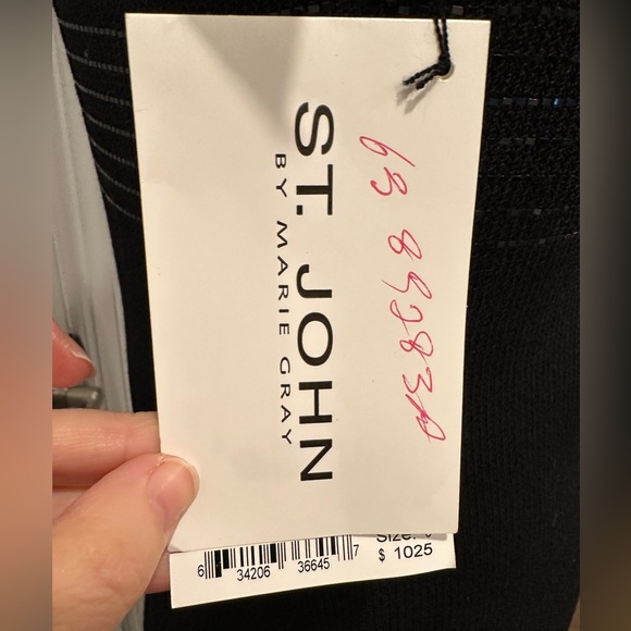 NWT Elegant St. John Sleeveless Black Sequin/Mesh Evening Dress, Size 6 - Picture 10 of 12